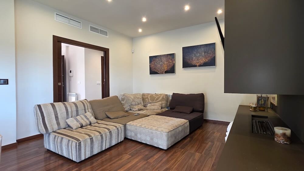 Property 2464 - Image 26